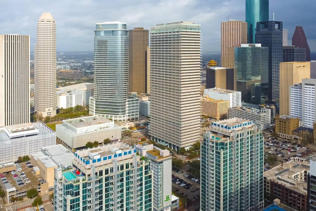 Апартаменты Downtown Houston Gem: Parking Pool Wifi Sleeps 4 Экстерьер фото